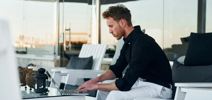 Register and add your company - section image | Ratetik